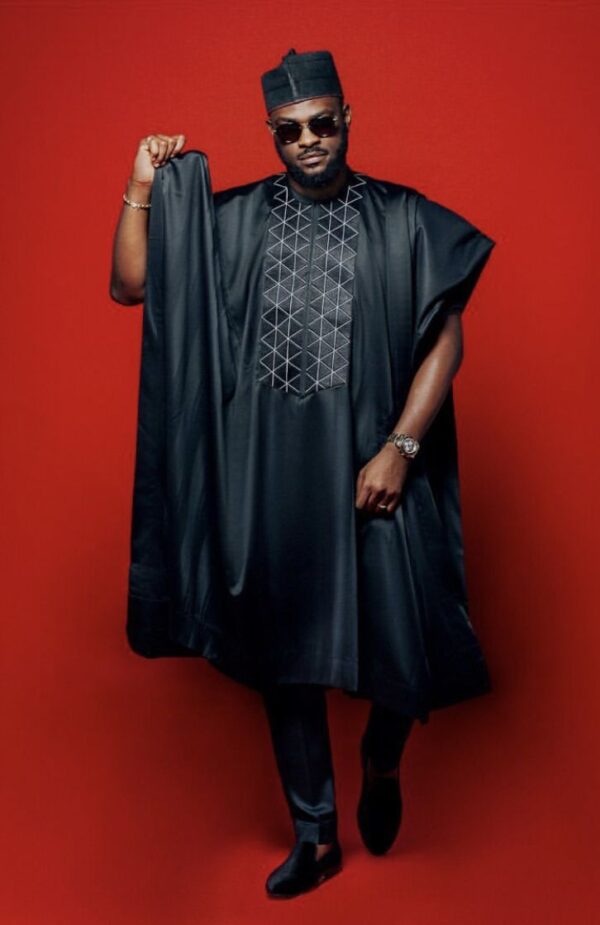 Regal Threads: Agbada Ensemble for African Kings