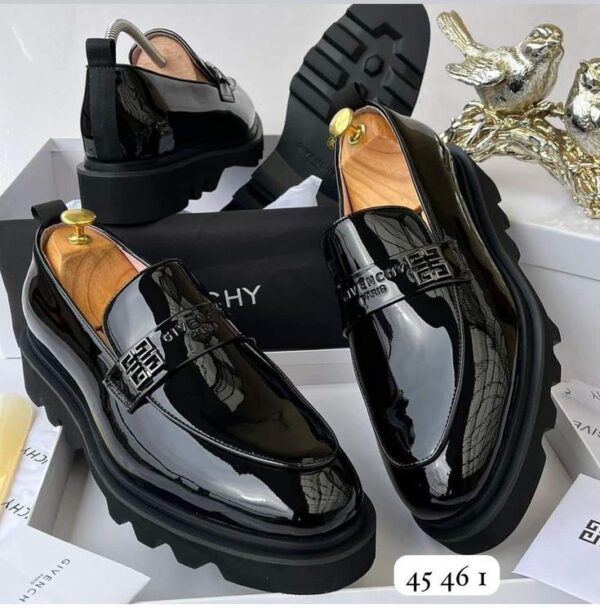 Stylish Black Leather bro shoes for stylish outfits