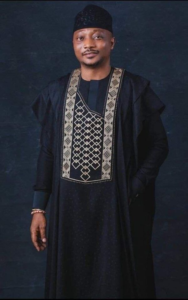 Elevate your groom style with our African classic Agbada outfit
